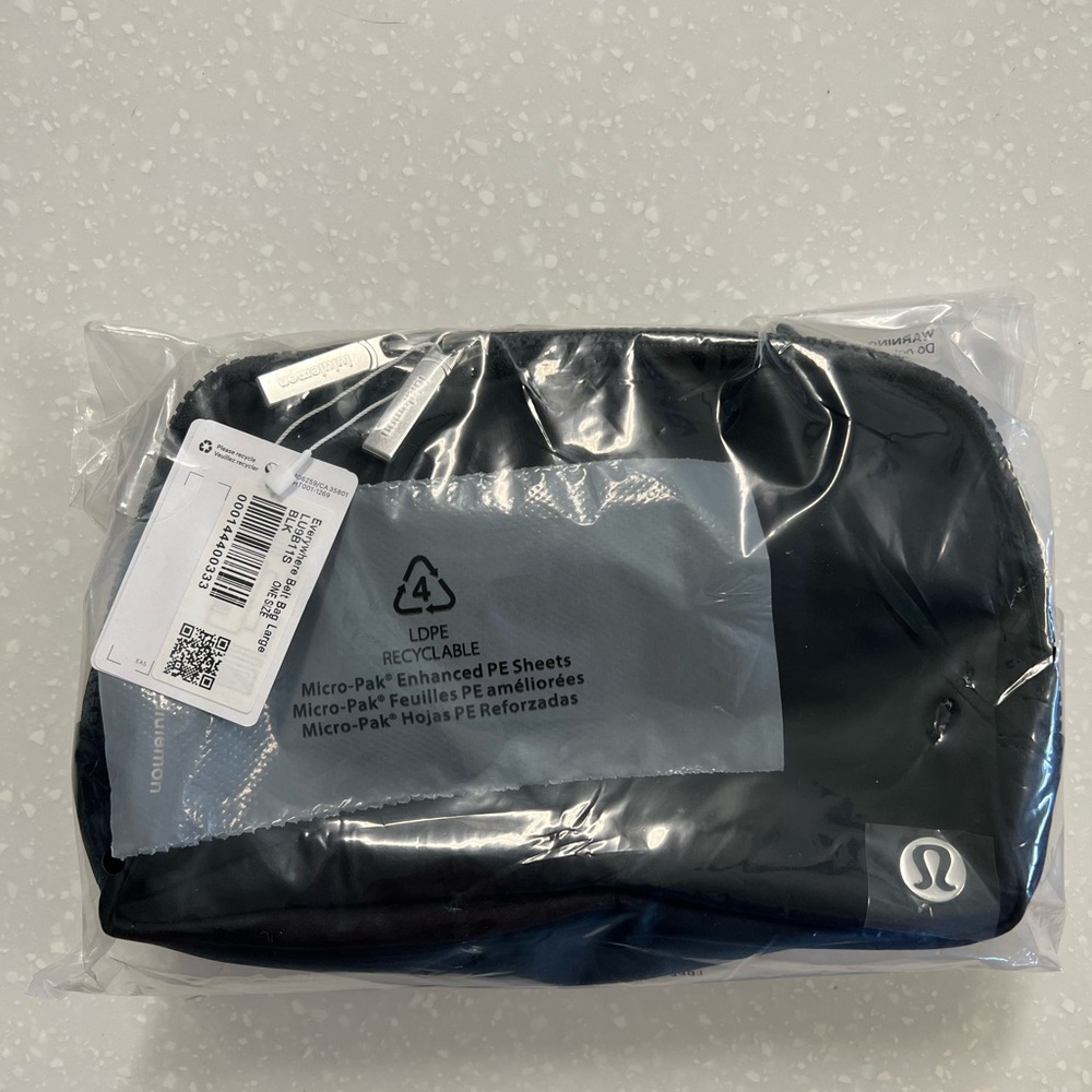 Lululemon Large Belt Bag - black